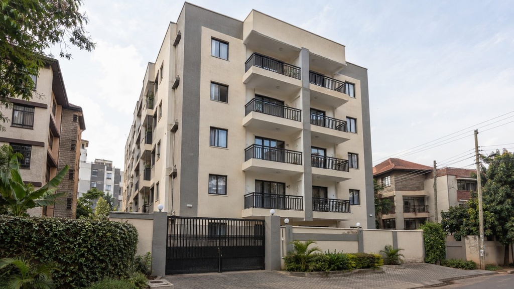 Zuri court